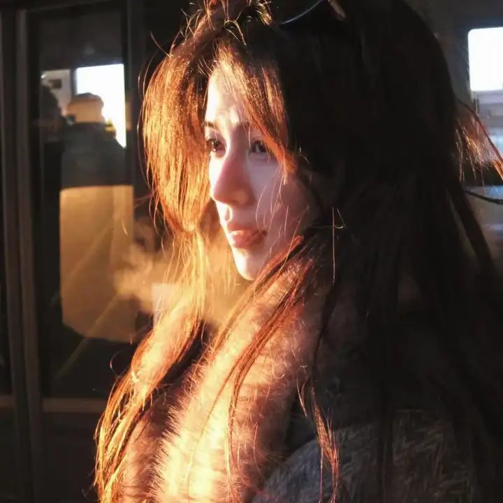 蒙娜丽莎与血月